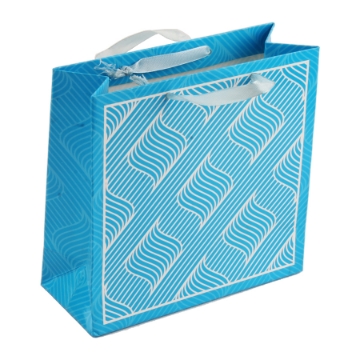 Show details for شنطة هدايا كرتون رقم 2، 15 × 16 × 6.7 سم - النور Picture of شنطة هدايا كرتون رقم 2، 15 × 16 × 6.7 سم - النور