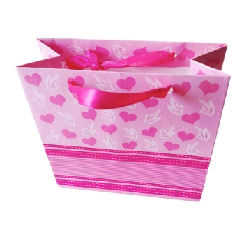 Show details for شنطة هدايا كرتون مقاس 5×11.3×10.7 سم – النور 0 Picture of شنطة هدايا كرتون مقاس 5×11.3×10.7 سم – النور 0