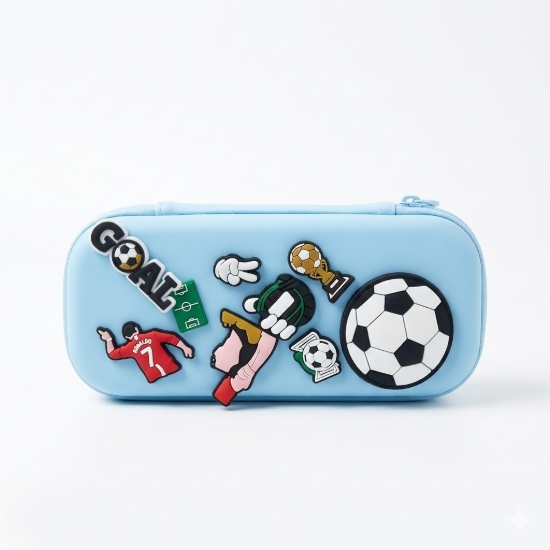 Bild von Geprägtes Silikon-Federmäppchen, 1 Reißverschluss, bedruckt mit Fußball-Motiven - Simba Modell DD511