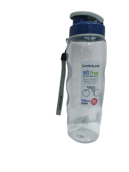 Imagen de Botella de agua deportiva Lock & Lock libre de BPA transparente con tapa azul y correa 700 ml modelo ABF722